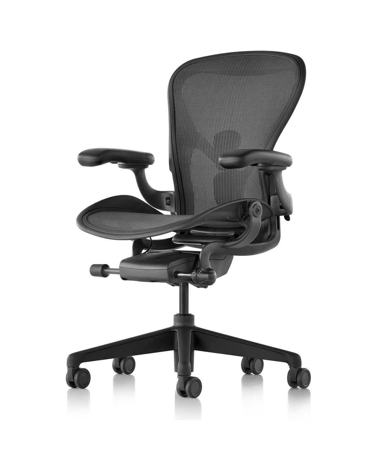 Aeron i Graphite, fotkryss i rammefargen, skrått forfra