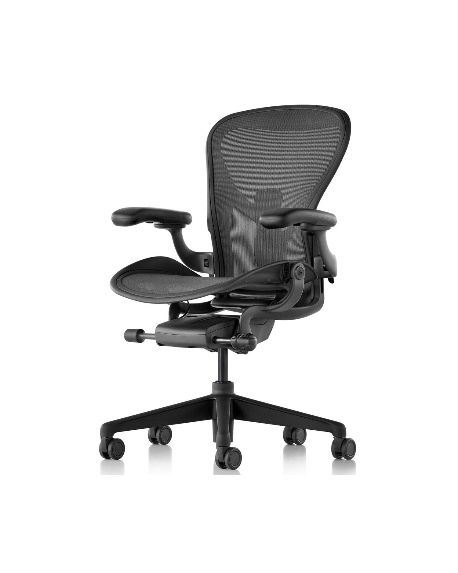 Herman Miller Aeron Chair i Graphite på hvit bakgrunn sett fra siden
